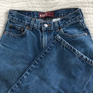 LEVI’s RELAXED FIT 550’s